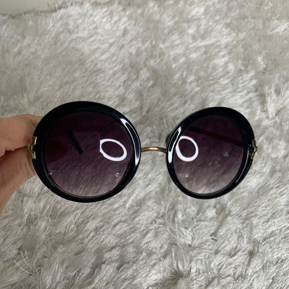 Fashion Round Black Gold Sunglasses OSFM - Picture 1 of 6